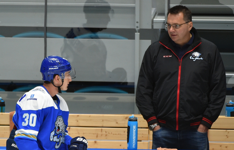 АНДРЕЙ НАЗАРОВ: «ЖАСТАР АЛҒА ҚАРАЙ ҮЛКЕН ҚАДАМ ЖАСАУҒА МІНДЕТТІ»