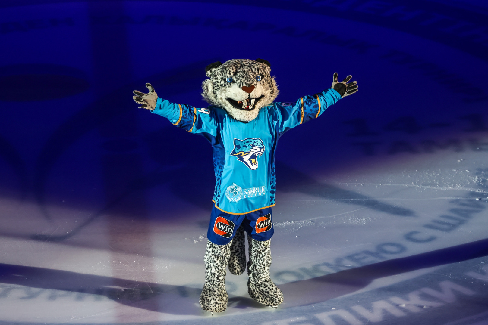 Транс видеолары бар мәскеулік жезөкшелер Жағажайдағы бір топ ресейлік отбасы мүшелерінің жоғары сапалы порно видеосы