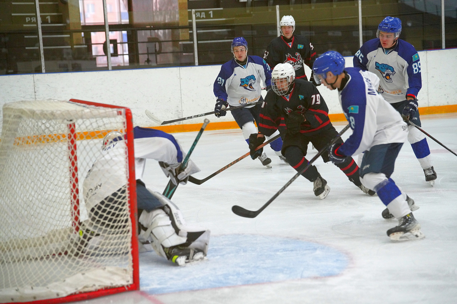 Барыс екі рет Горнякты ойсырата жеңіп, турнир кестесінде бірінші орынға орнықты