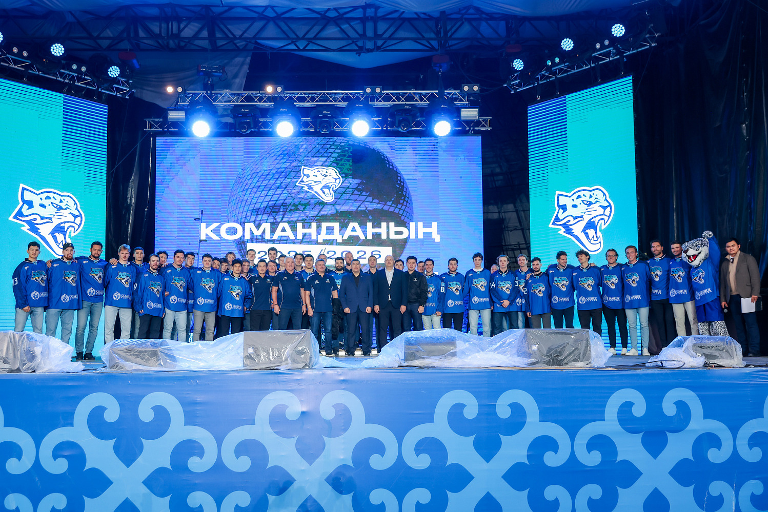 Барыс клуб жүйесін көрсетіп, жаңа ойыншыларын таныстырды