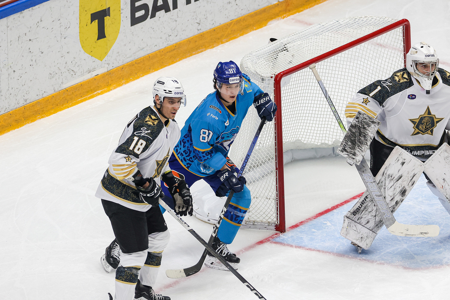 Батырлан Мұратов пен Әлихан Өмірбеков ҚХЛ-да 100 матч өткізді